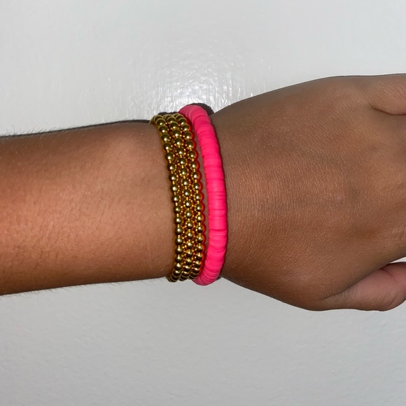 Hot pink beaded bracelet - Picture 2 of 3